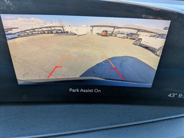 Used 2024 Cadillac XT4 Premium Luxury image 13