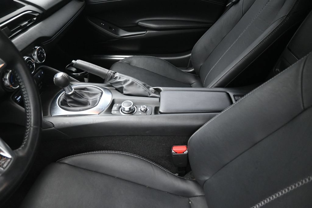 Used 2023 MAZDA MX-5 Miata Grand Touring RWD image 17