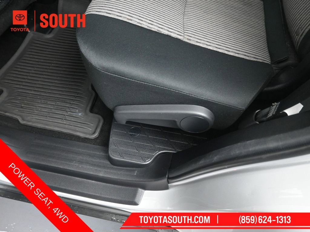 Used 2024 Toyota 4Runner SR5 image 39