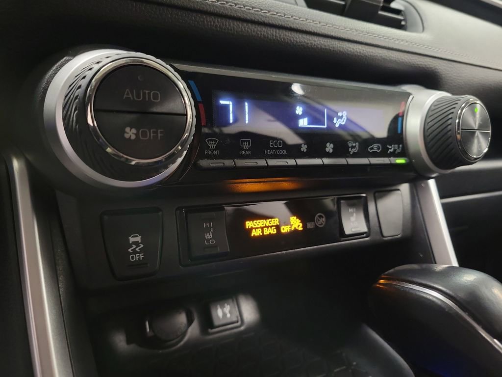 Used 2019 Toyota RAV4 XLE image 17