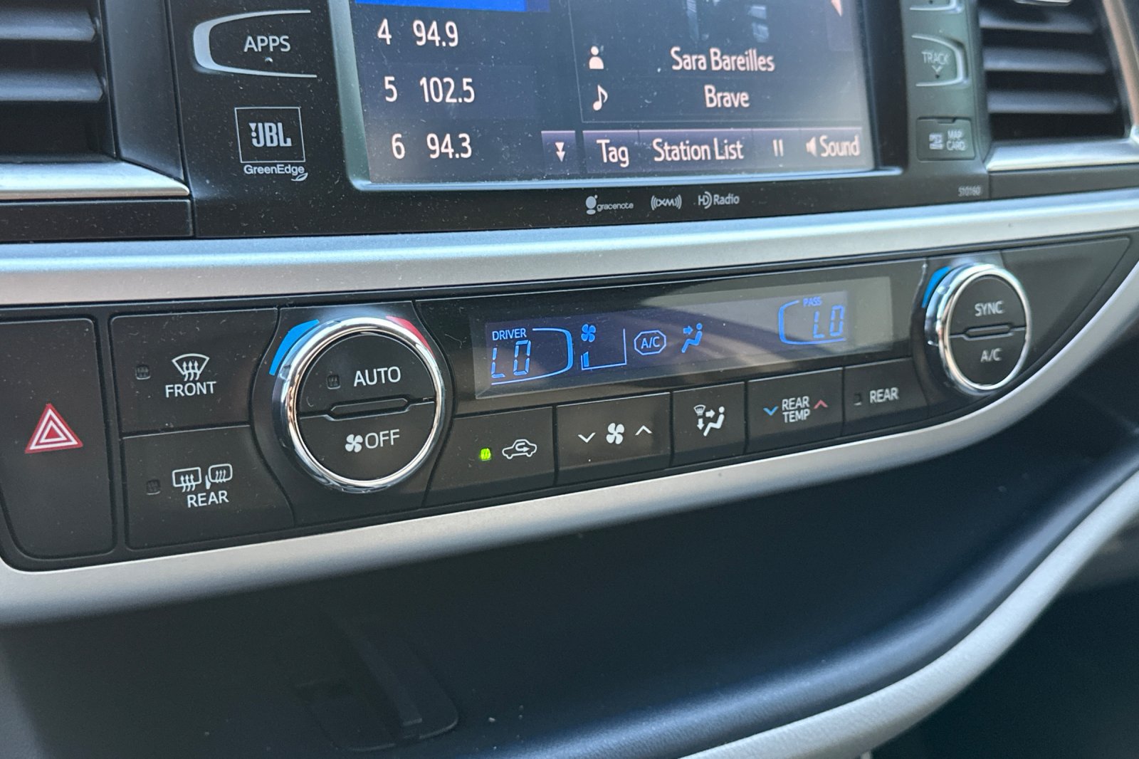 Used 2016 Toyota Highlander Limited AWD/4WD image 29