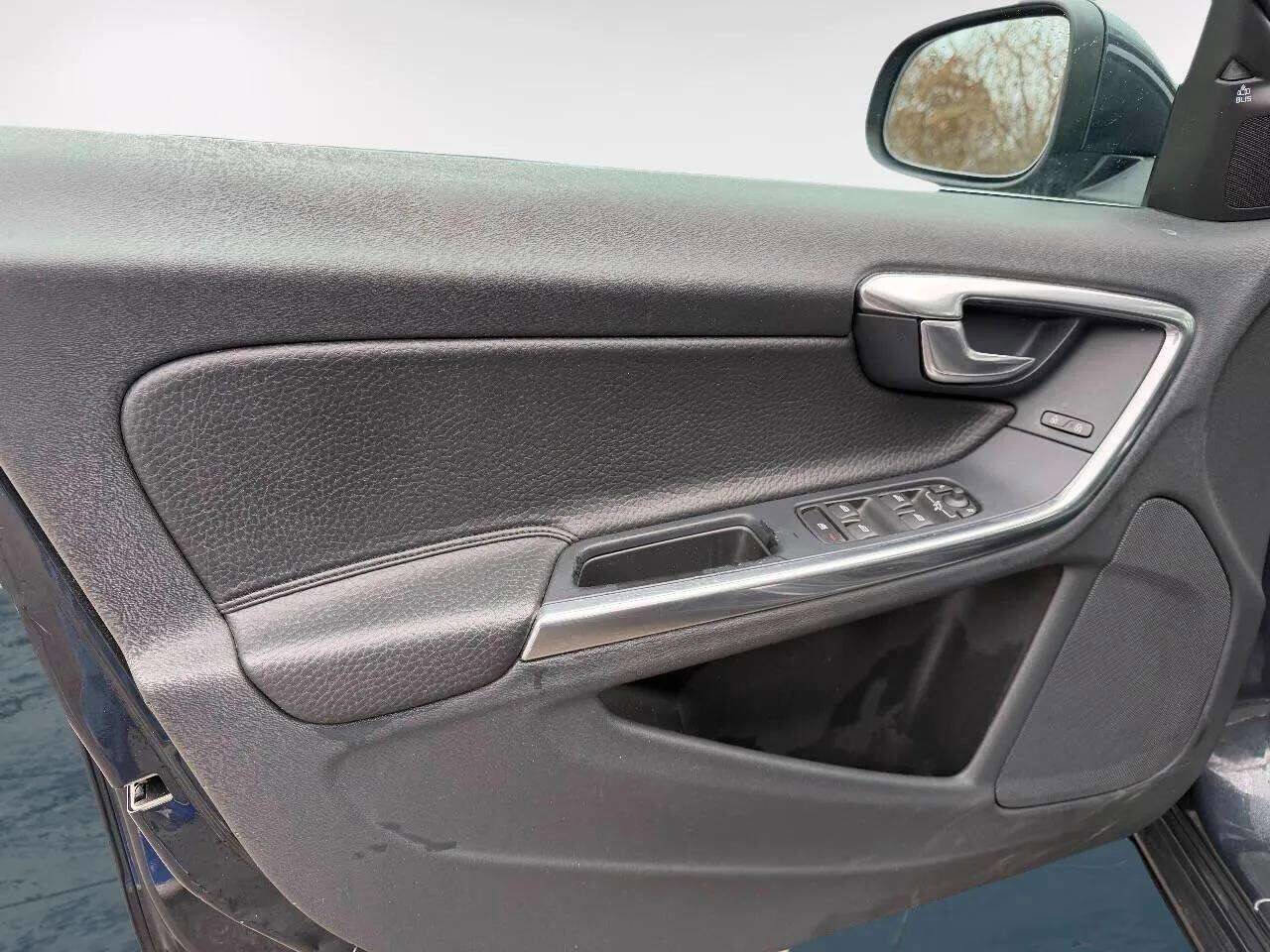 Used 2013 Volvo S60 T5 image 6