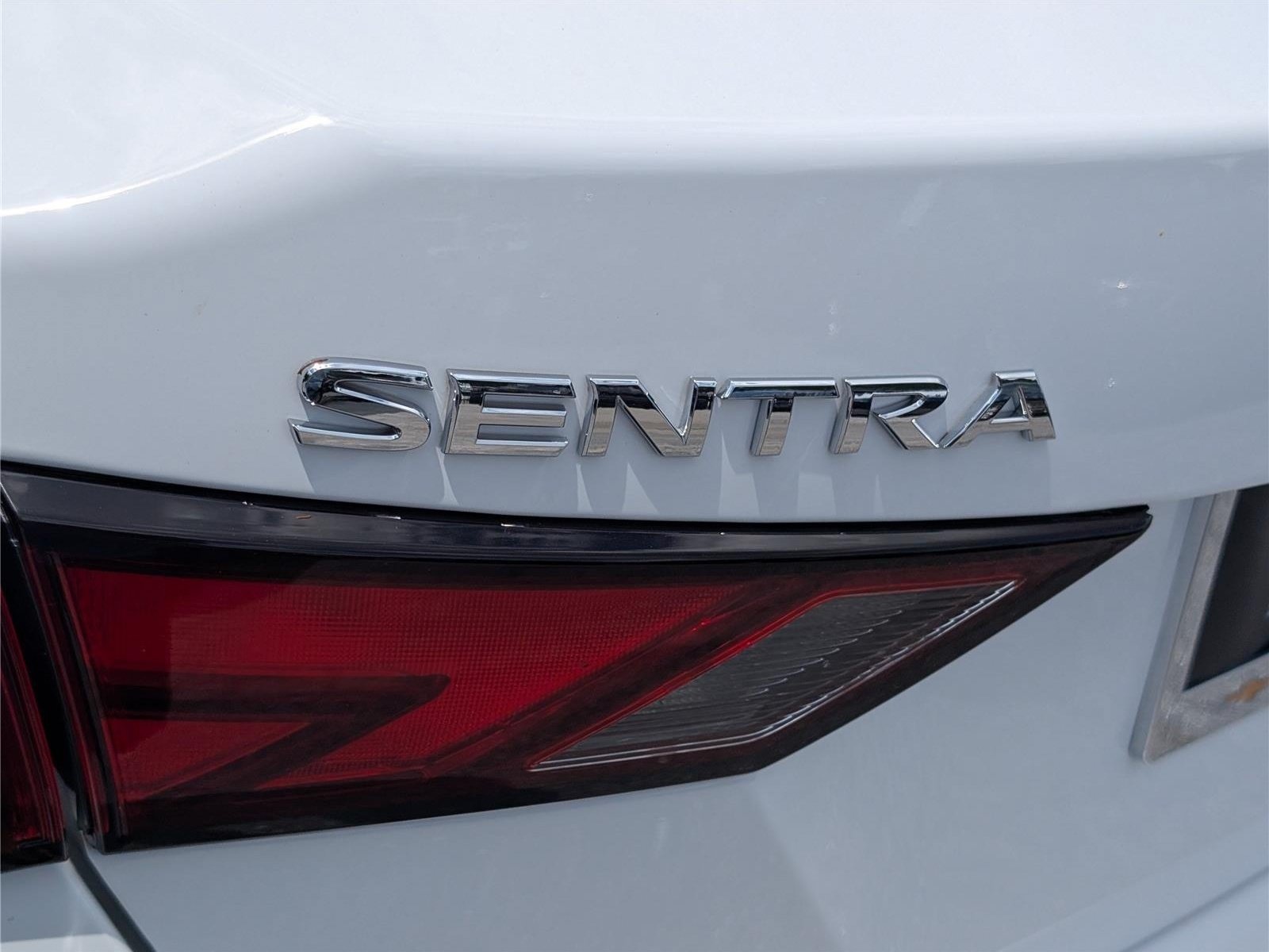 Used 2025 Nissan Sentra SV FWD image 9