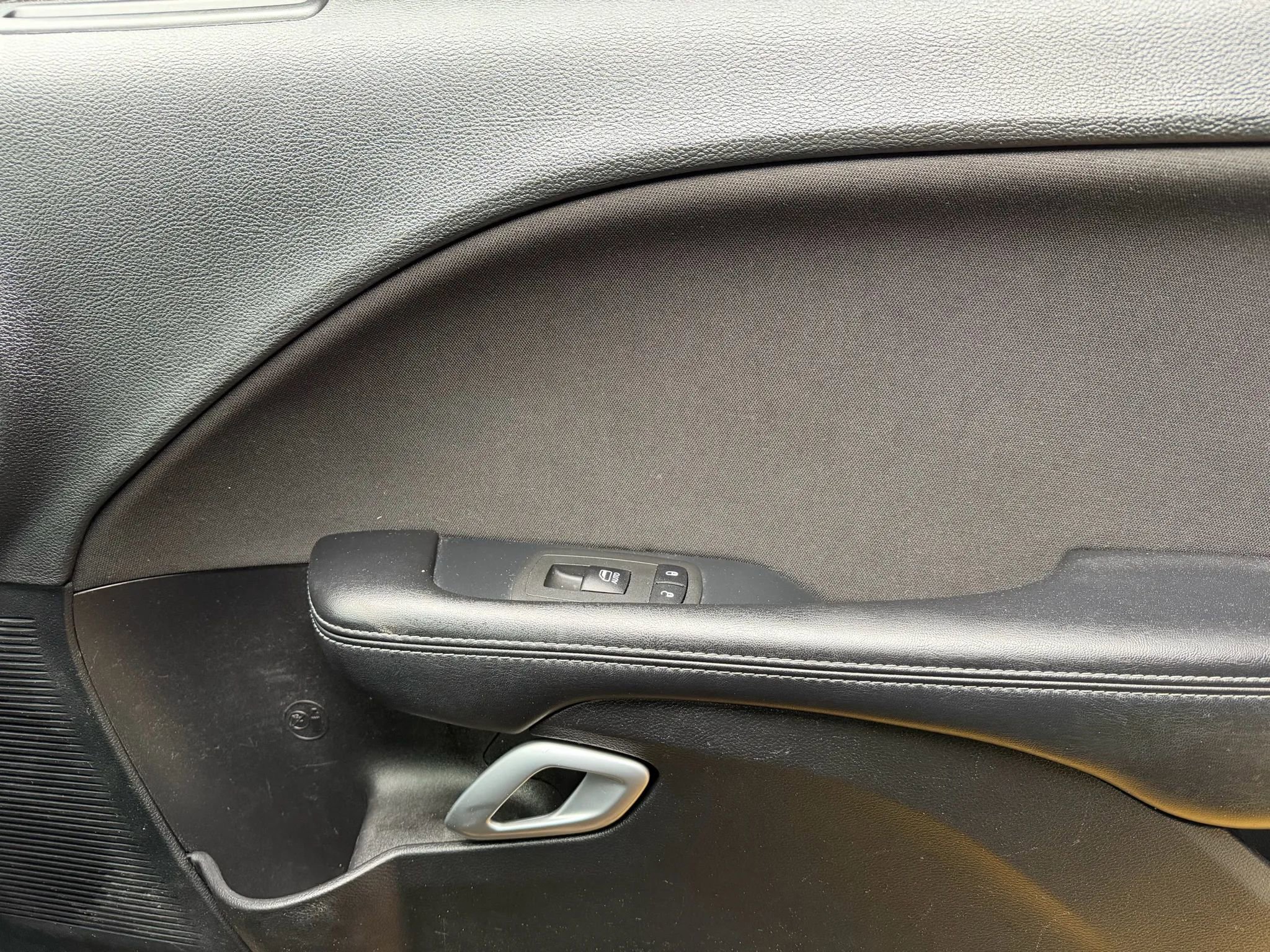 Used 2021 Dodge Challenger SXT image 12
