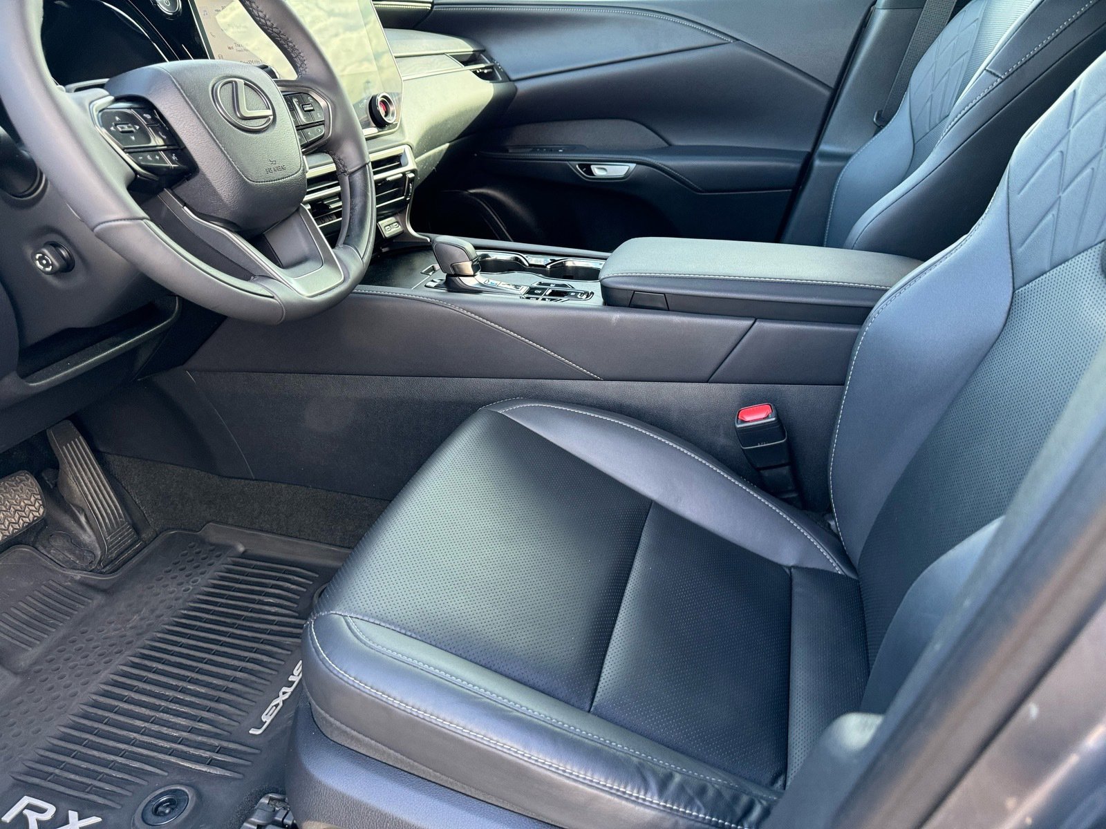 Used 2023 Lexus RX 350h w/ Accessory Package (Z1) image 15