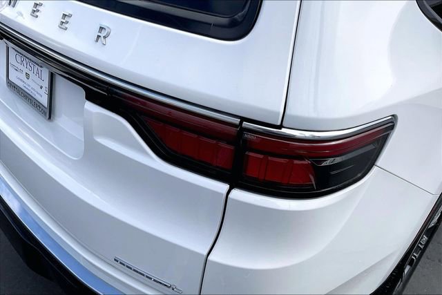 Certified 2023 Jeep Wagoneer L Series II RWD image 28