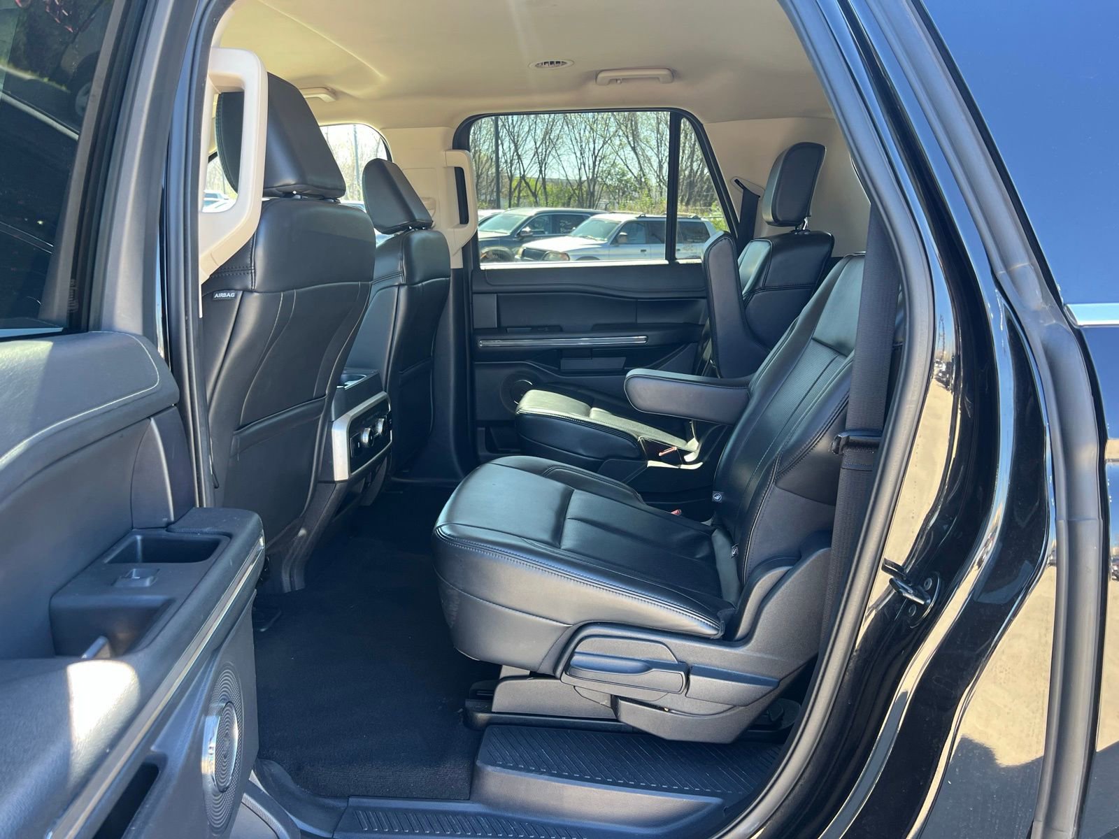 Used 2024 Ford Expedition Max XLT image 19