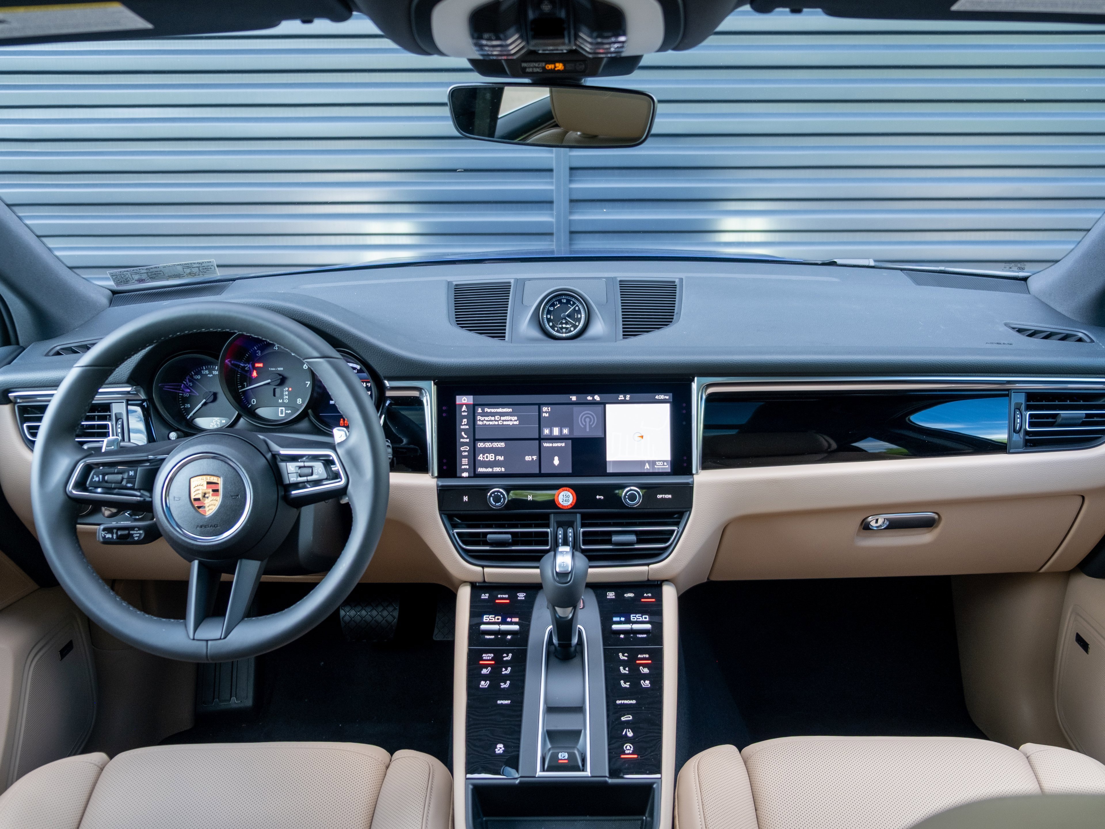 Certified 2025 Porsche Macan image 19