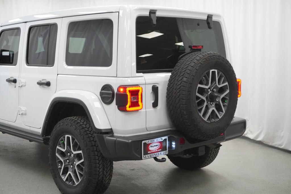 Used 2024 Jeep Wrangler Sahara w/ Technology Group image 12
