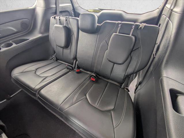 Used 2019 Chrysler Pacifica Touring-L Plus w/ Advanced Safetytec Group image 20