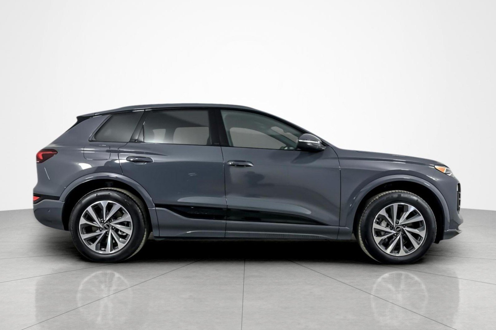 New 2027 Audi Q6 e-tron Premium AWD/4WD image 7