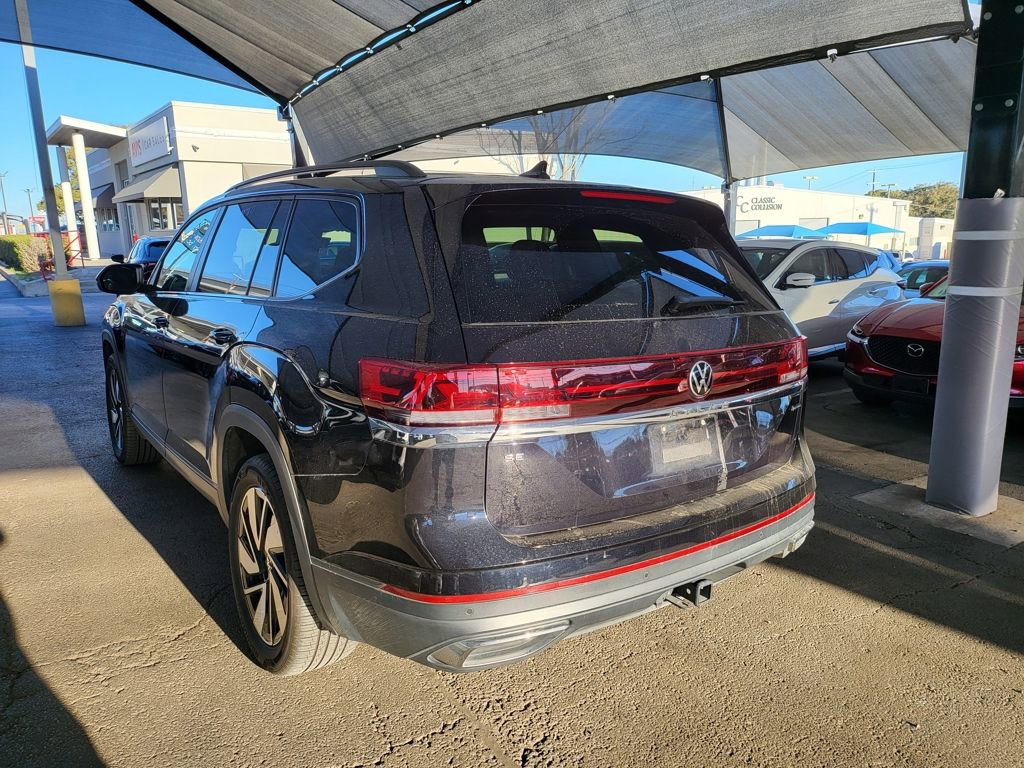 Used 2025 Volkswagen Atlas SE image 12