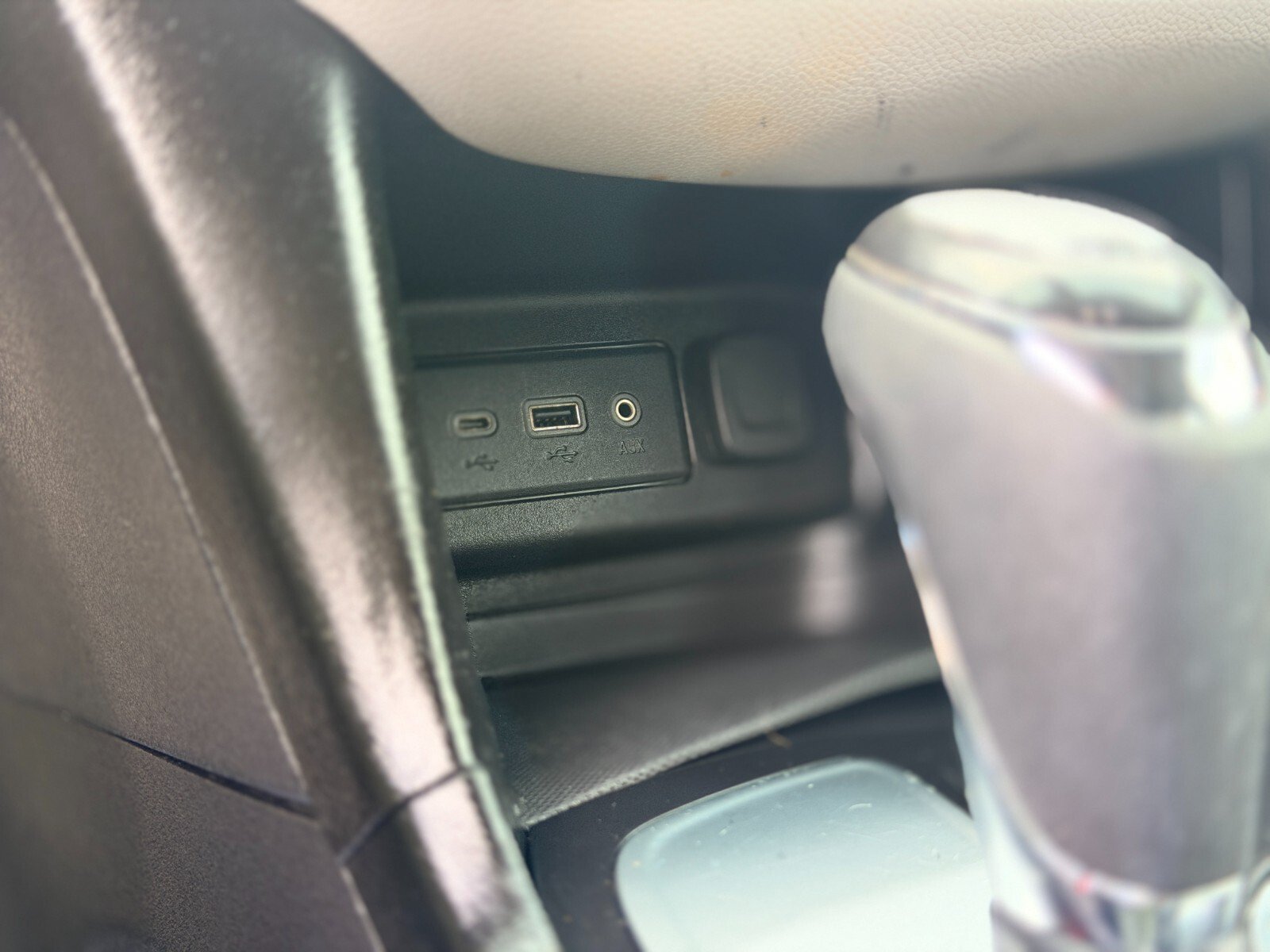 Used 2019 Chevrolet Equinox LS w/ LPO, Blackout Package FWD image 20