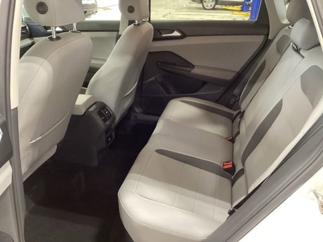 Certified 2023 Volkswagen Taos SE w/ Black Wheel Package image 18