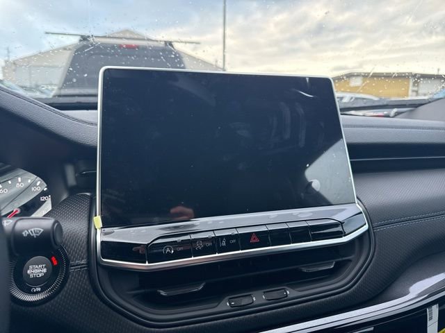 New 2026 Jeep Compass Latitude AWD/4WD image 24