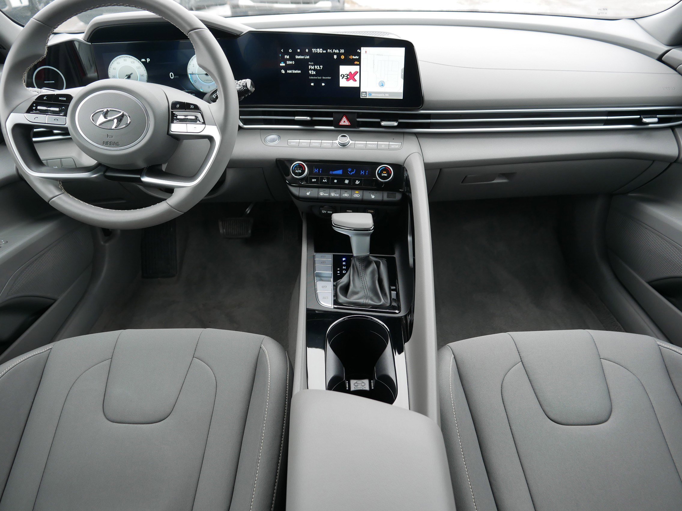 Used 2023 Hyundai Elantra SEL w/ Convenience Package image 10