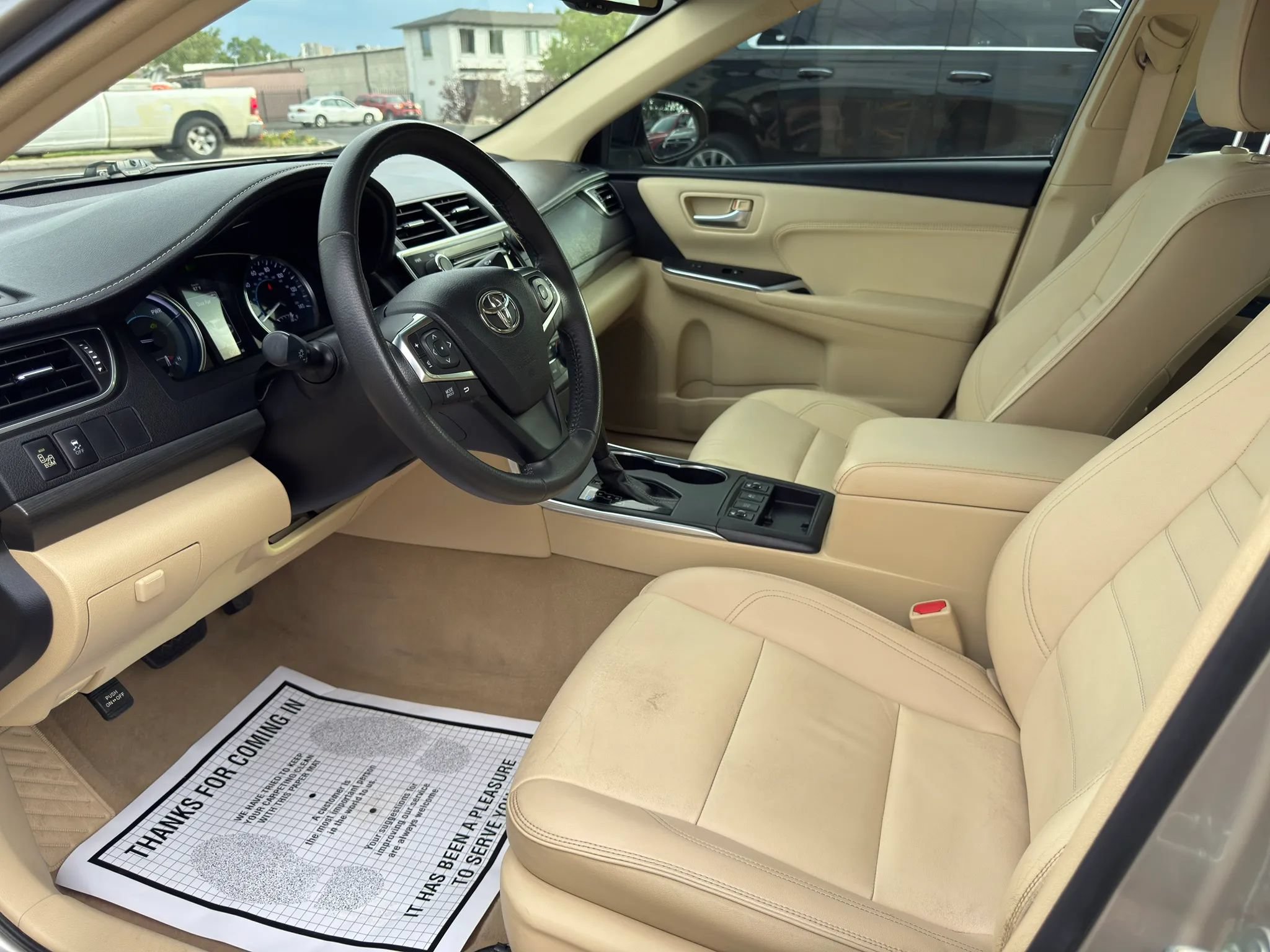Used 2017 Toyota Camry XLE w/ Moonroof Package FWD image 9