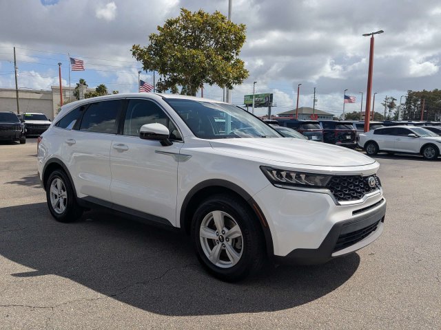 Used 2021 Kia Sorento LX FWD image 9