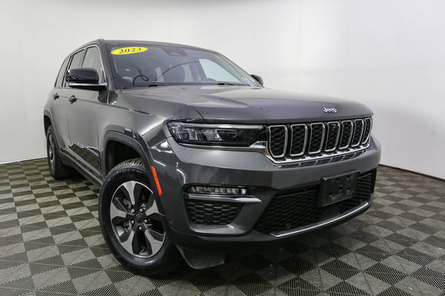 Used 2023 Jeep Grand Cherokee 4WD 4xe image 3