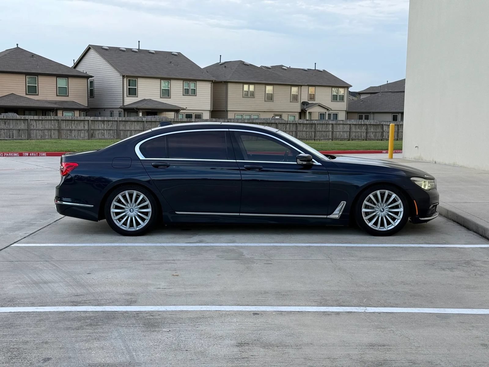 Used 2016 BMW 740i RWD image 8