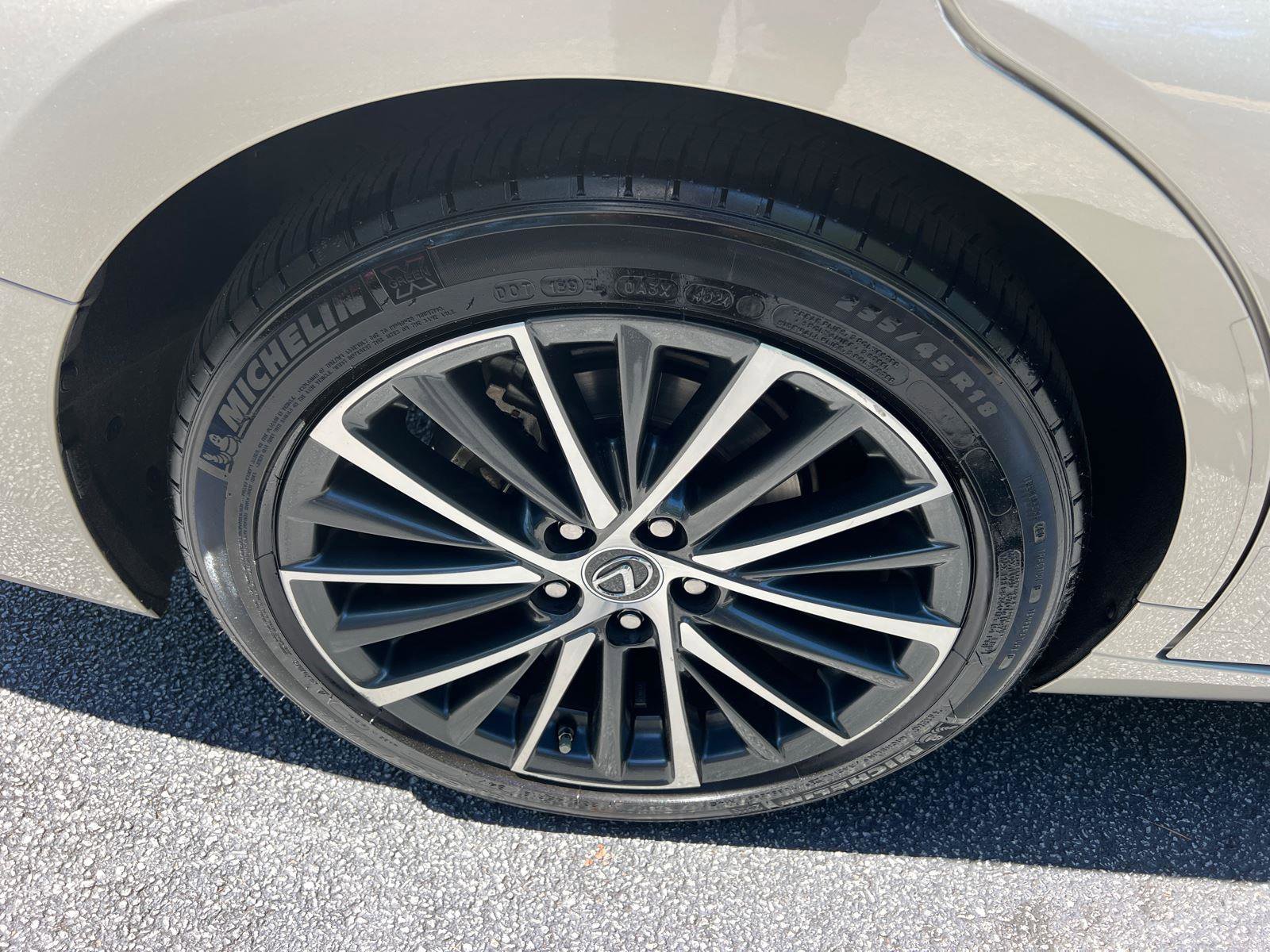 Certified 2023 Lexus ES 350 w/ Premium Package FWD image 17