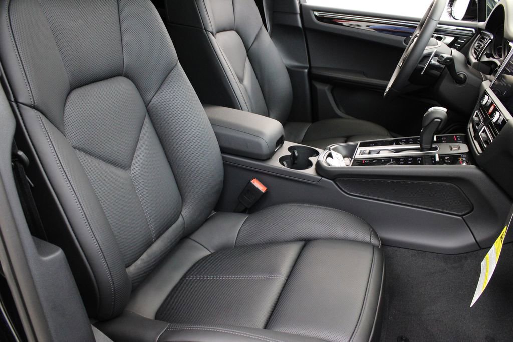 New 2025 Porsche Macan image 28
