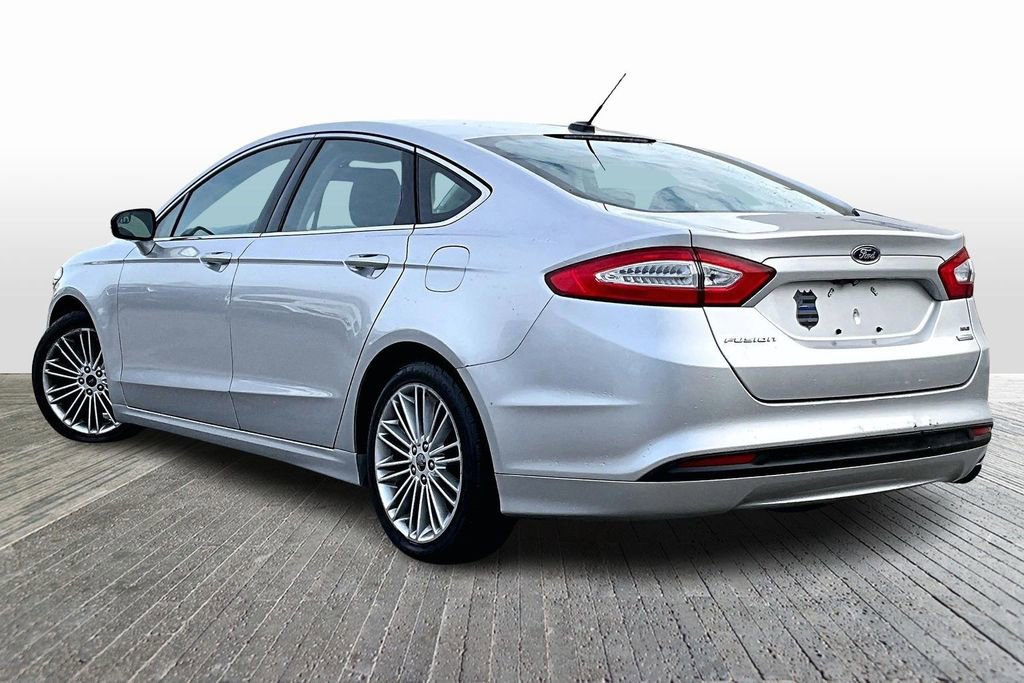 Used 2015 Ford Fusion SE w/ Equipment Group 202A image 6