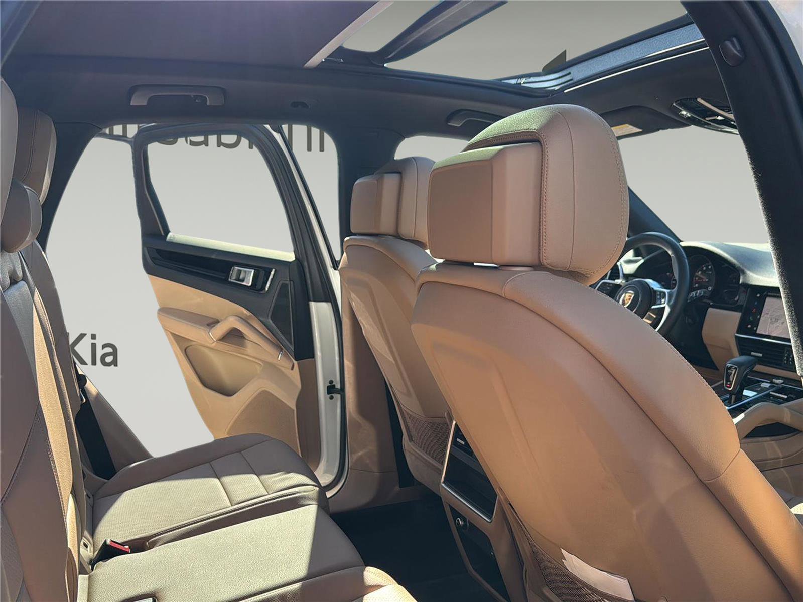 Used 2023 Porsche Cayenne image 30