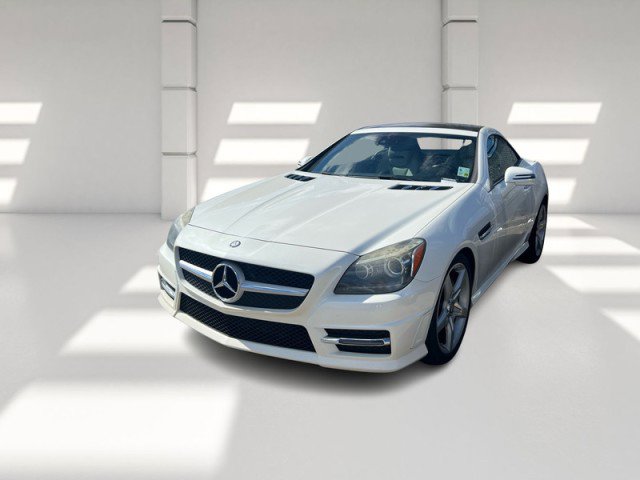 Used 2016 Mercedes-Benz SLK 300 image 2