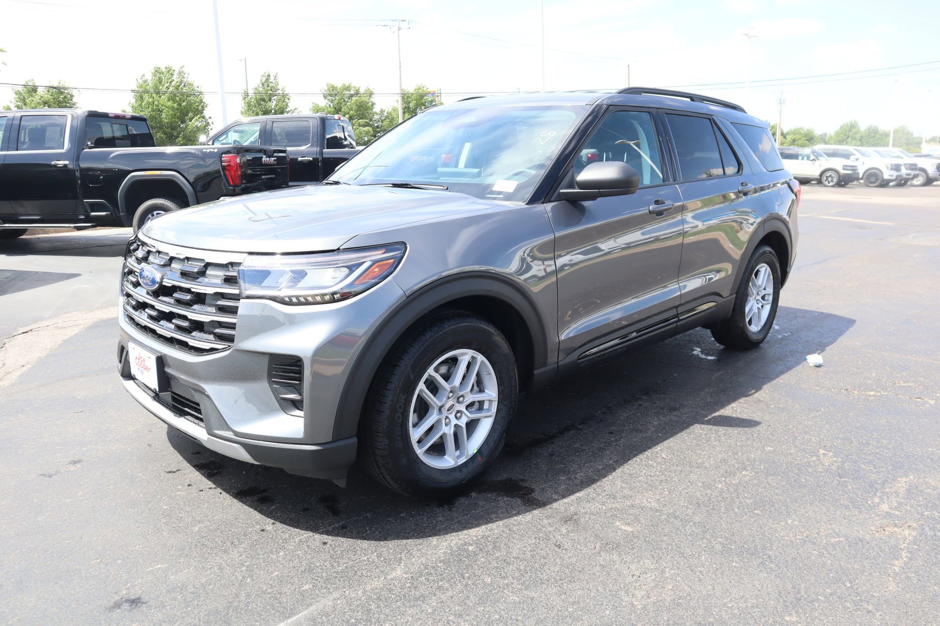 New 2026 Ford Explorer Active RWD image 11