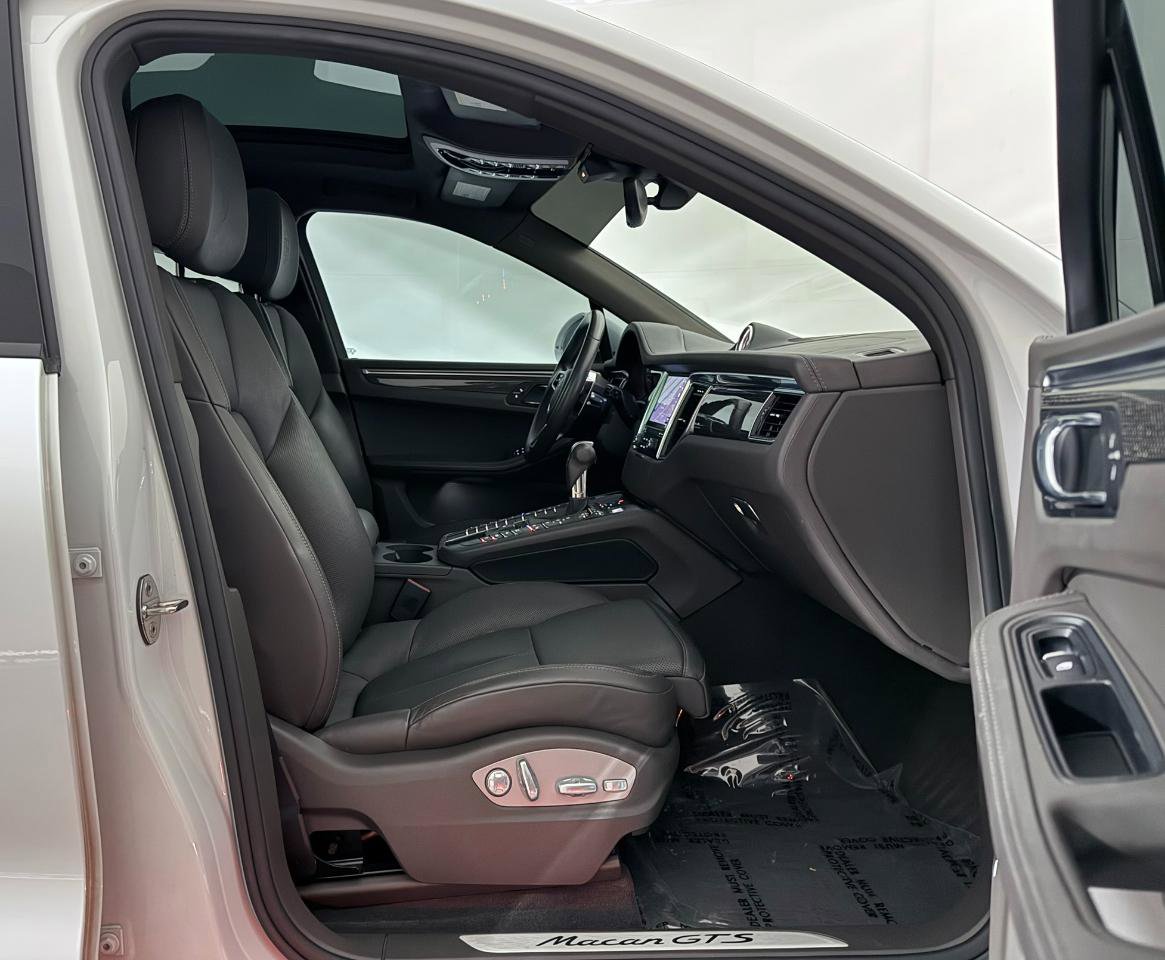 Used 2018 Porsche Macan GTS w/ Premium Package Plus image 27