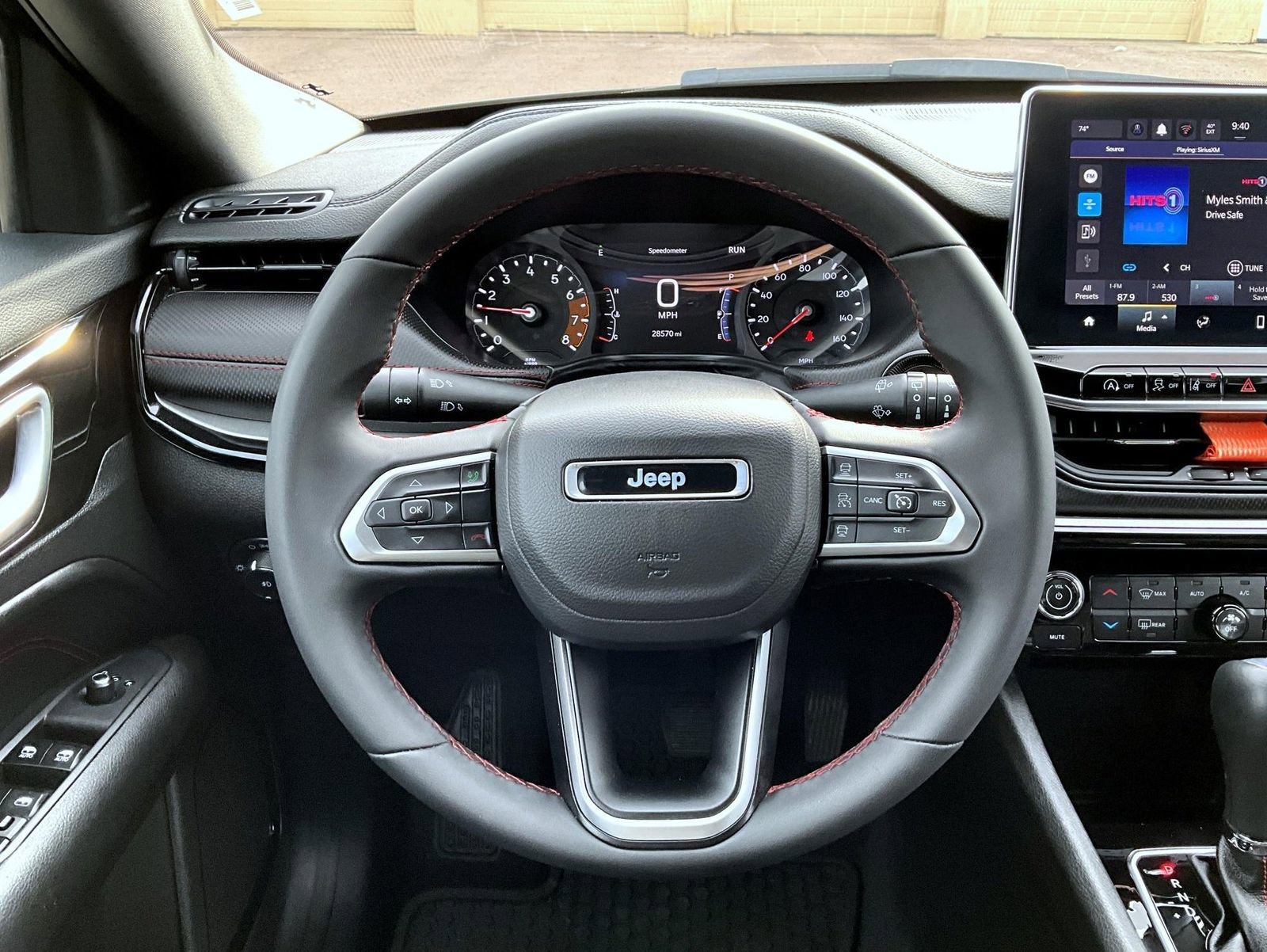 Used 2025 Jeep Compass Trailhawk AWD/4WD image 12