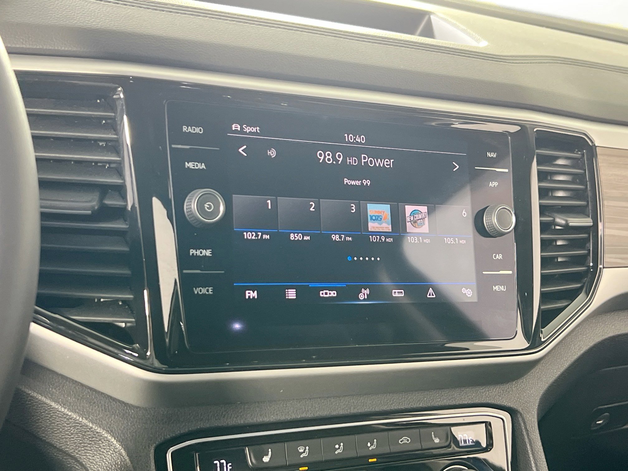 Used 2022 Volkswagen Atlas SEL image 15