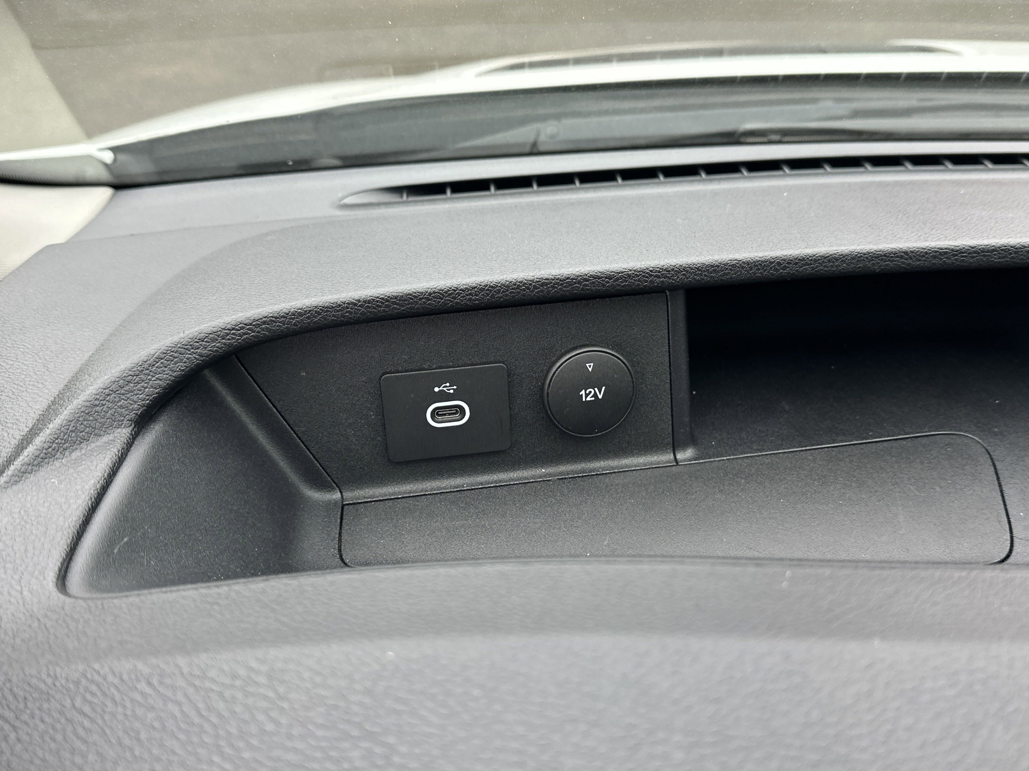 Used 2022 Ford Transit 350 XLT image 16