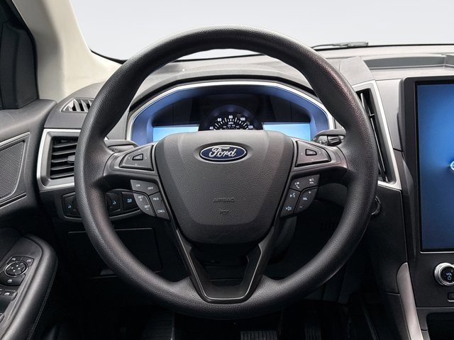 Used 2021 Ford Edge SE image 12