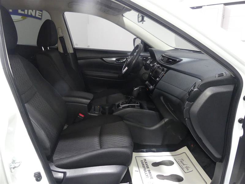 Used 2019 Nissan Rogue SV image 22