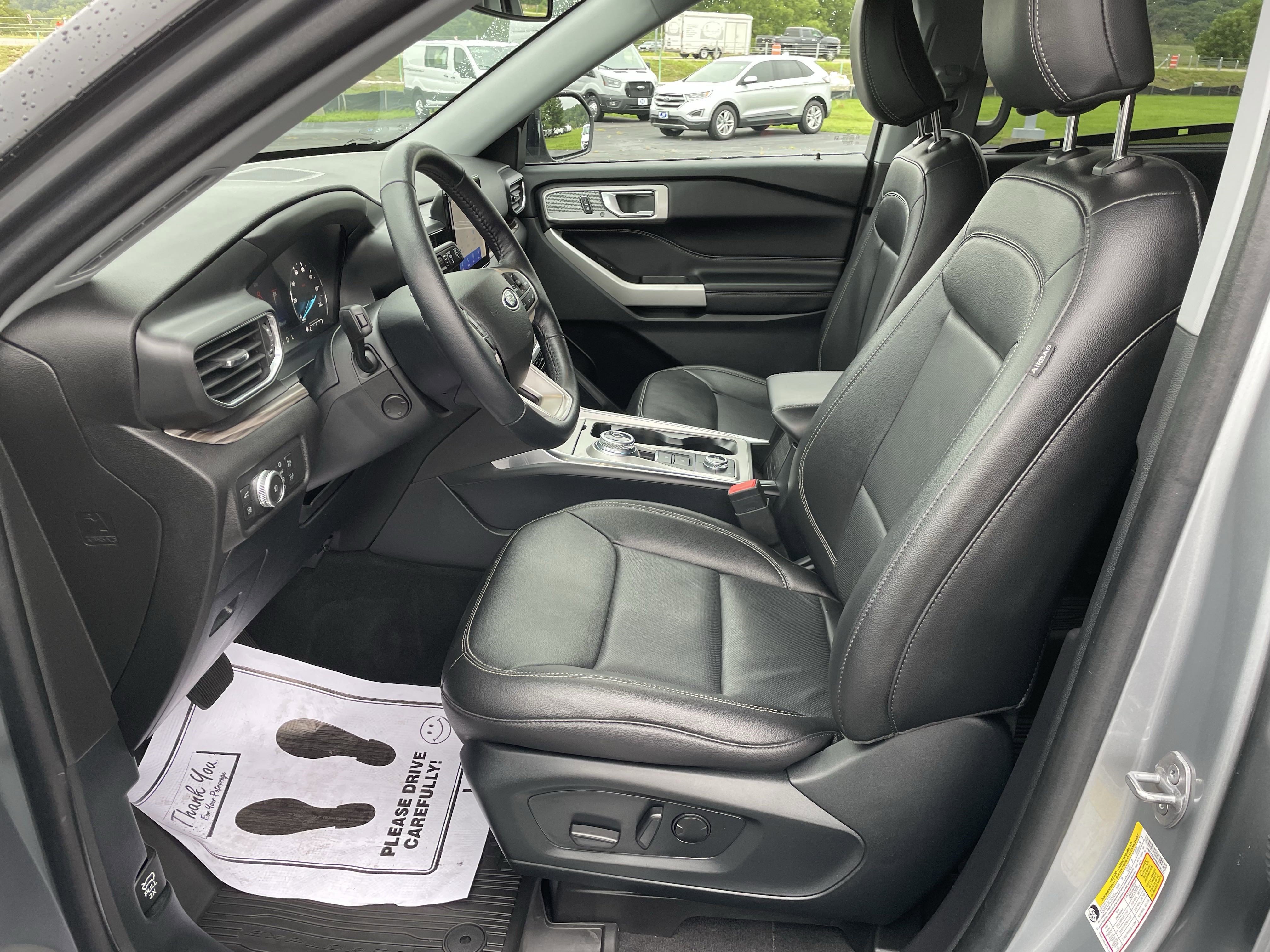 Used 2022 Ford Explorer Limited image 9