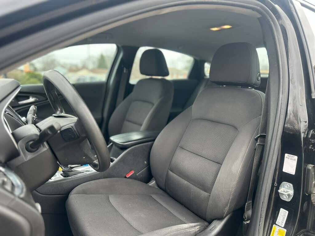 Used 2020 Chevrolet Malibu LT FWD image 11