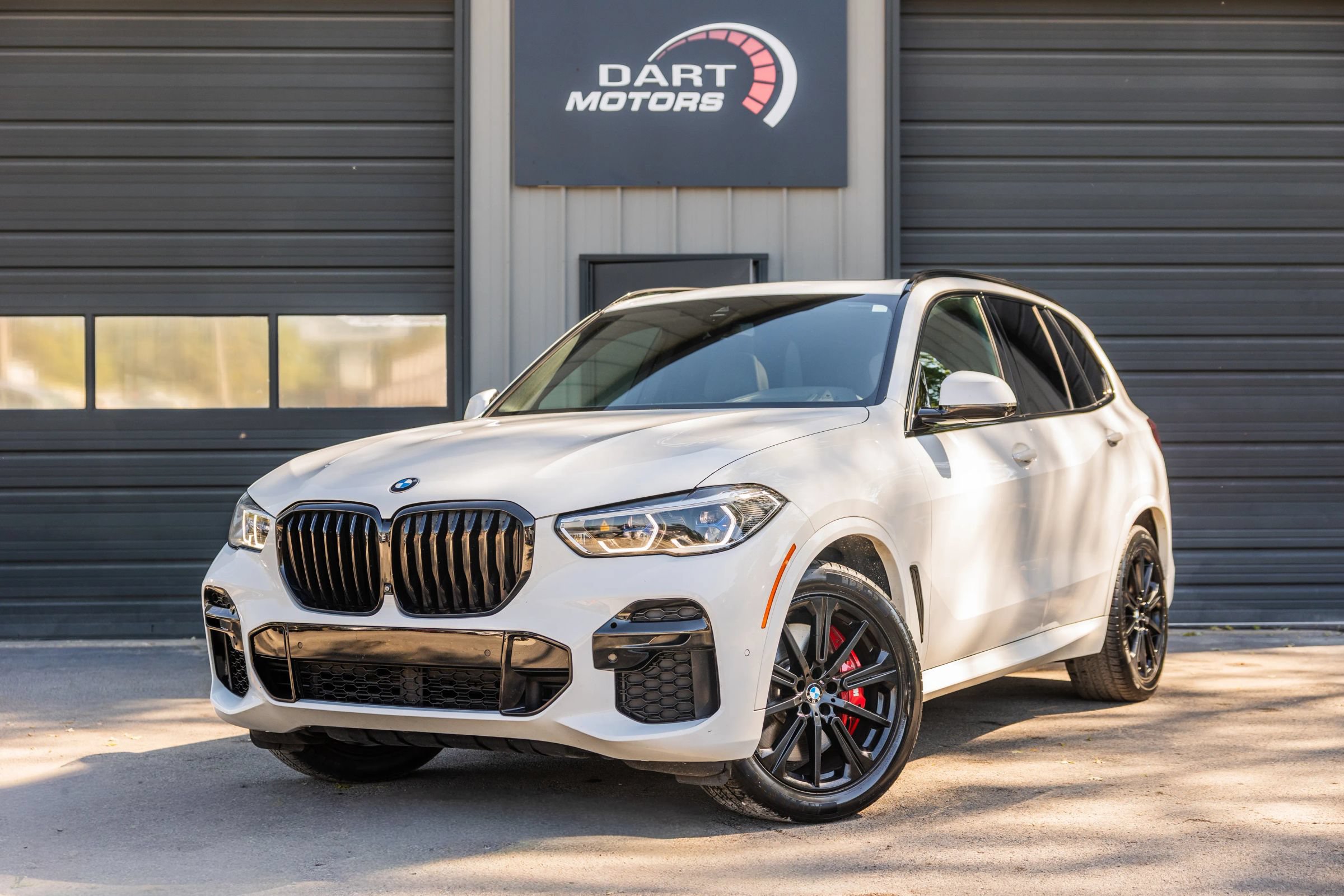 Used 2022 BMW X5 M50i w/ Executive Package AWD/4WD image 1