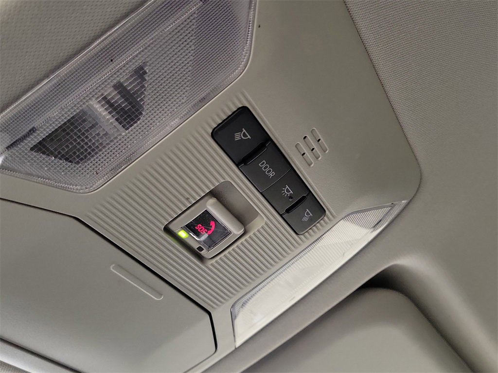 Used 2022 Toyota RAV4 LE image 25