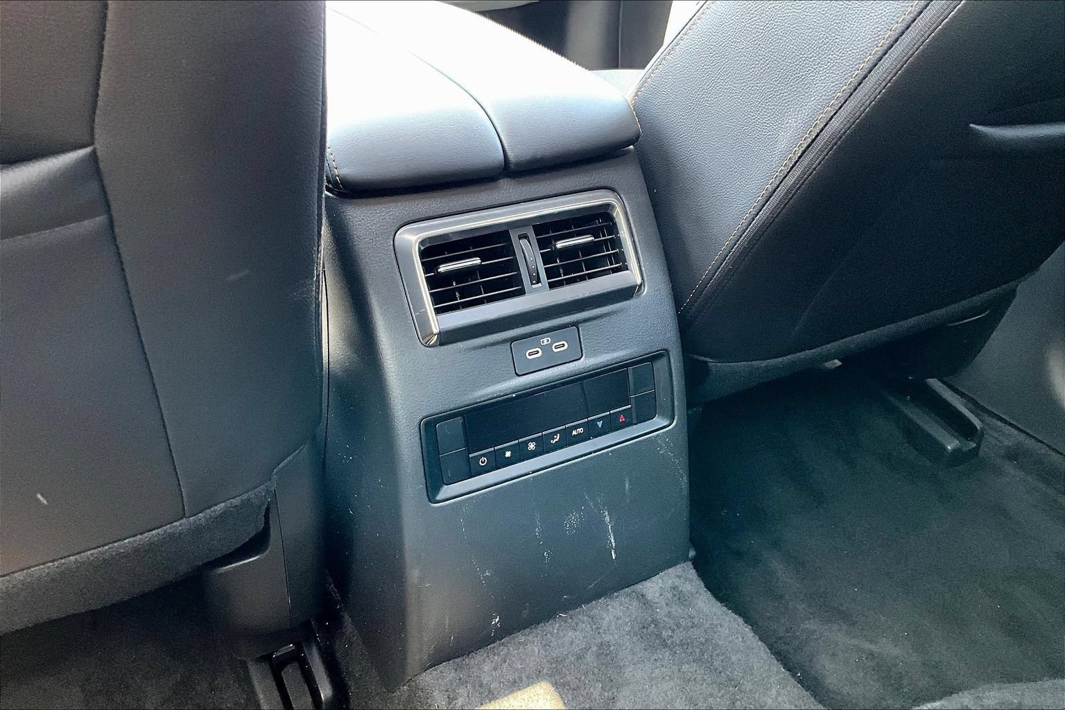 Used 2024 MAZDA CX-90 Plug-In Hybrid w/ Preferred AWD/4WD image 12