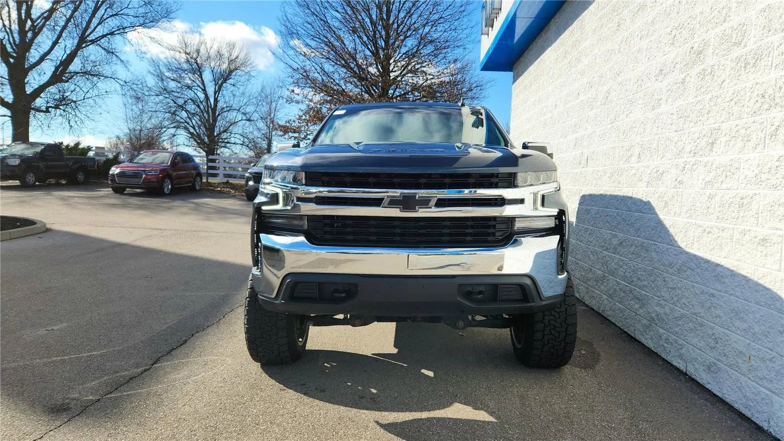 Used 2021 Chevrolet Silverado 1500 LT image 3