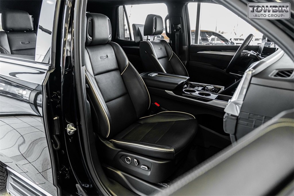 Used 2025 Cadillac Escalade Premium Luxury image 45