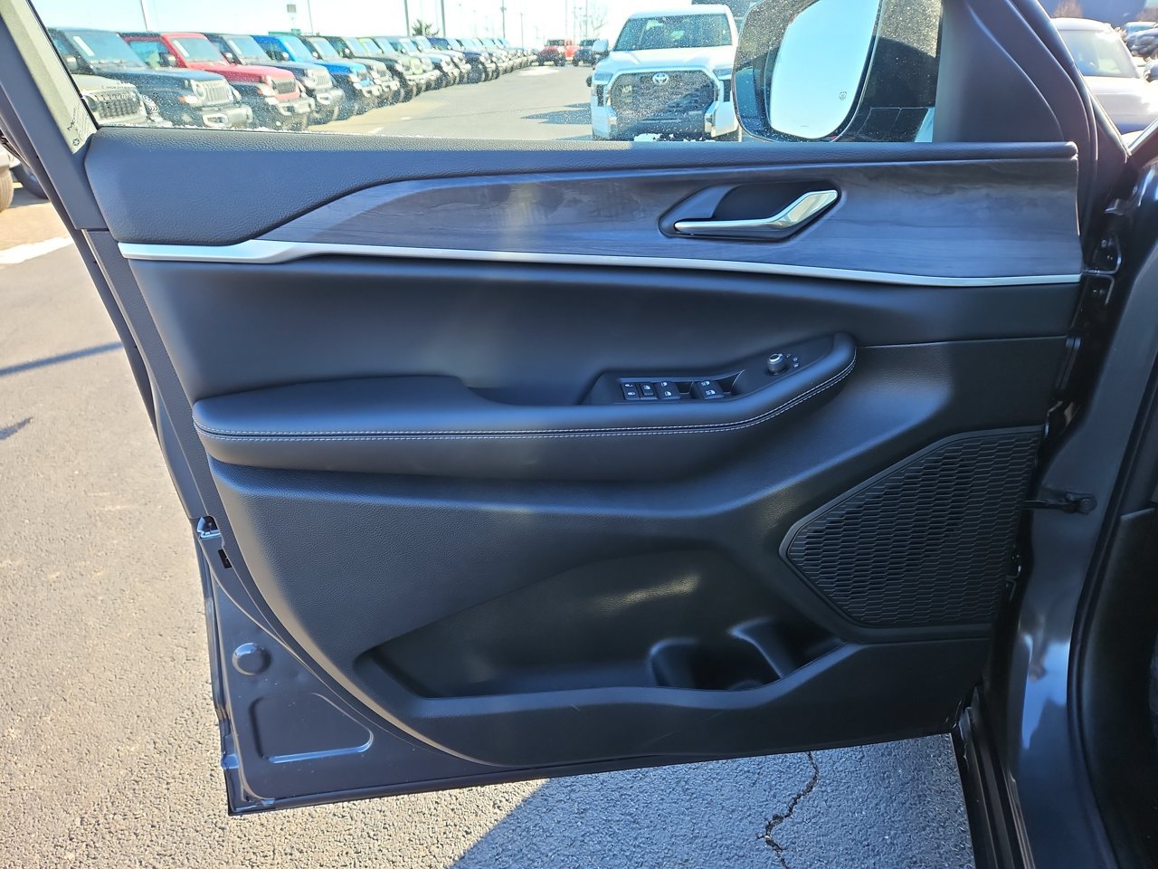 New 2026 Jeep Grand Cherokee Altitude AWD/4WD image 19