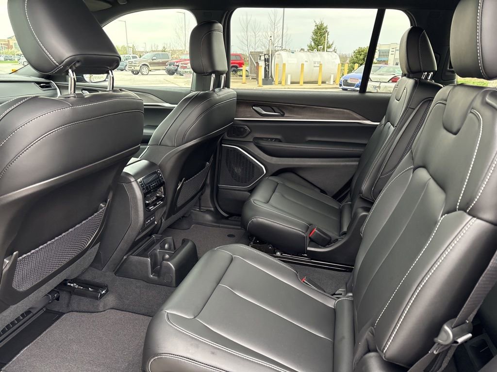 New 2026 Jeep Grand Cherokee L Limited image 9