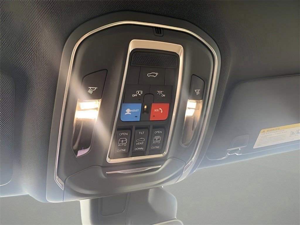 Used 2025 Jeep Grand Cherokee Limited image 38