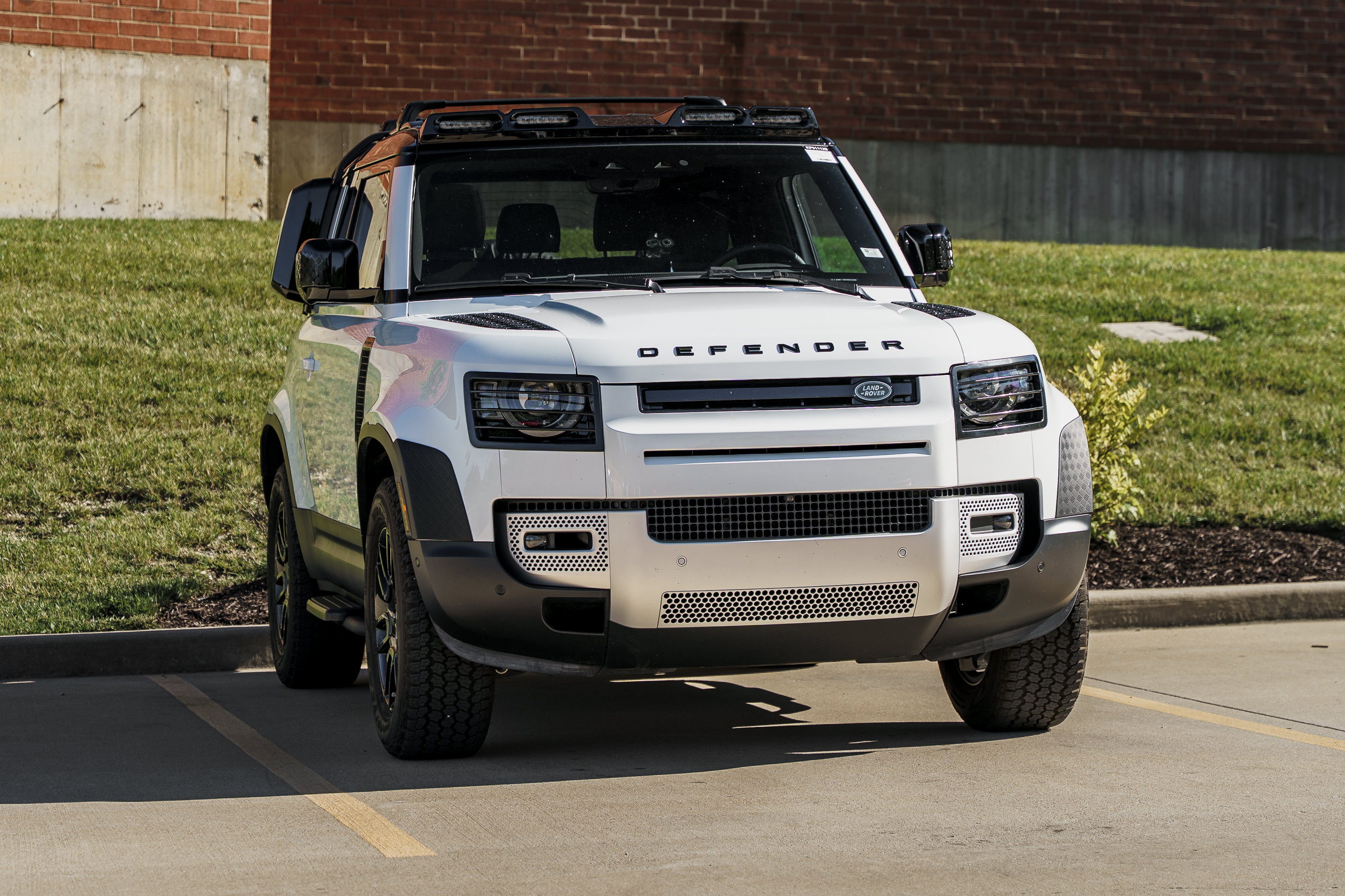 Used 2025 Land Rover Defender 90 S AWD/4WD image 2