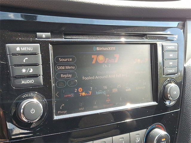 Used 2019 Nissan Rogue Sport S image 16