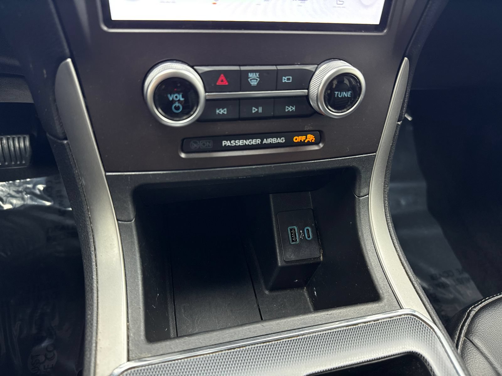 Used 2021 Ford Edge SEL AWD/4WD image 28