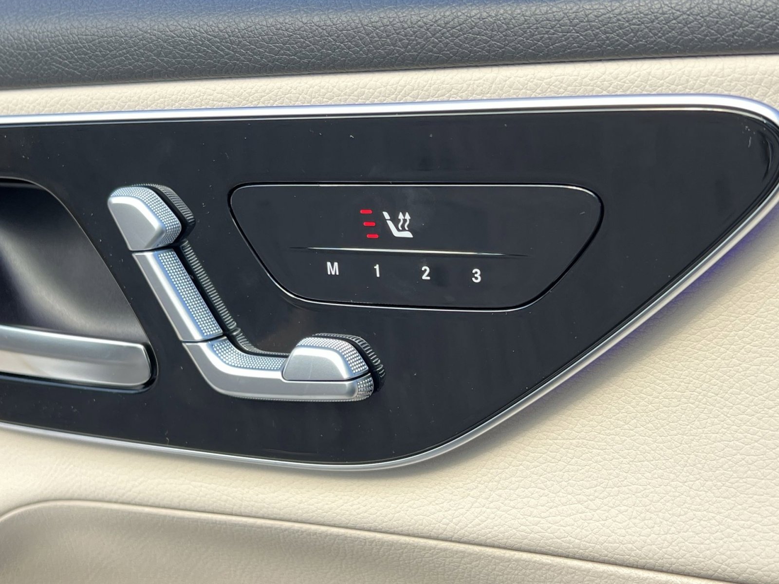 New 2026 Mercedes-Benz GLC 300 4MATIC image 33